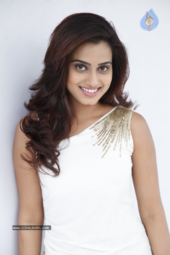 Dimple Chopade Hot Stills - 33 / 152 photos