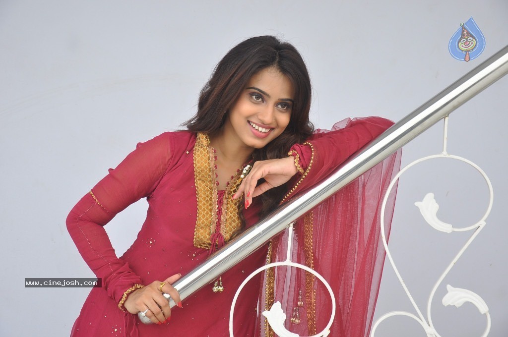 Dimple Chopade New Photos - 21 / 88 photos