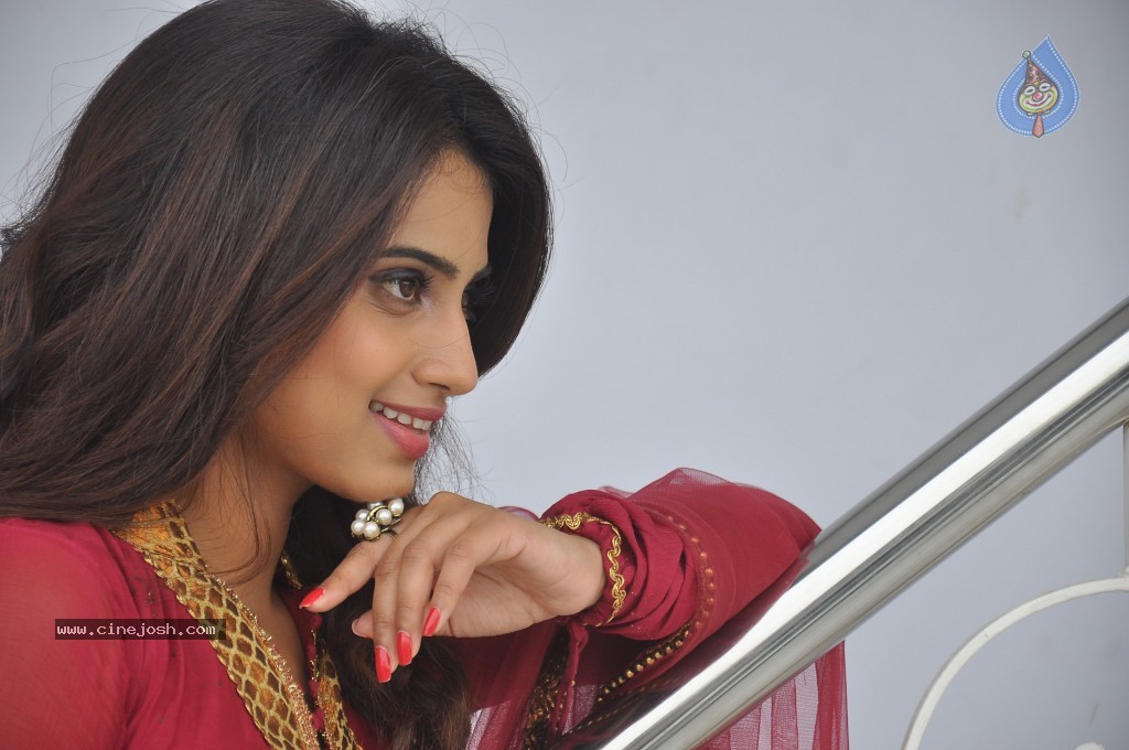 Dimple Chopade New Photos - 28 / 88 photos