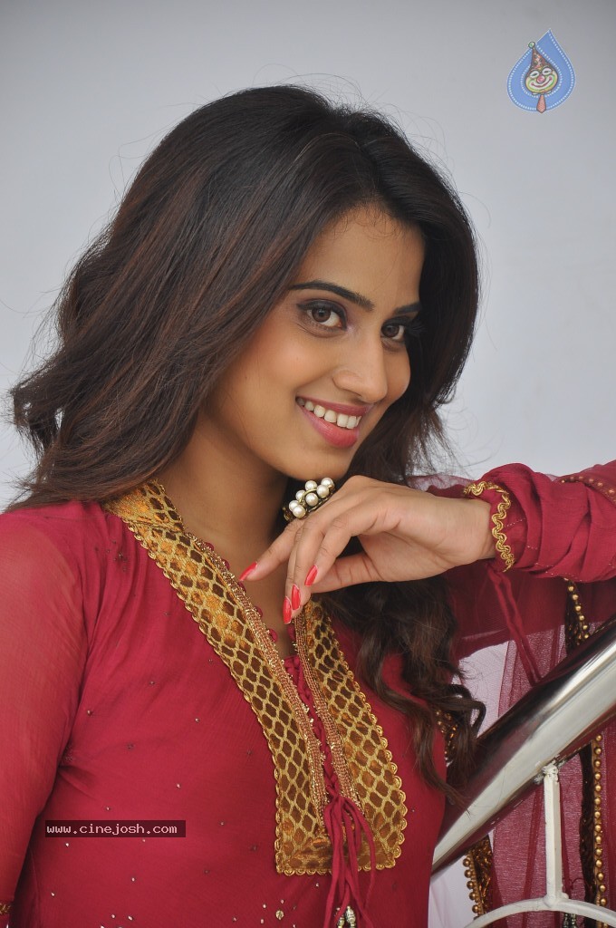 Dimple Chopade New Photos - 54 / 88 photos