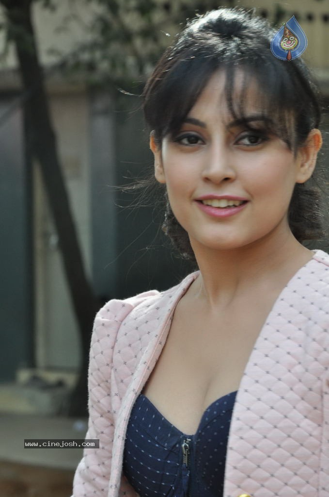Disha Pandey Latest Gallery  - 33 / 96 photos