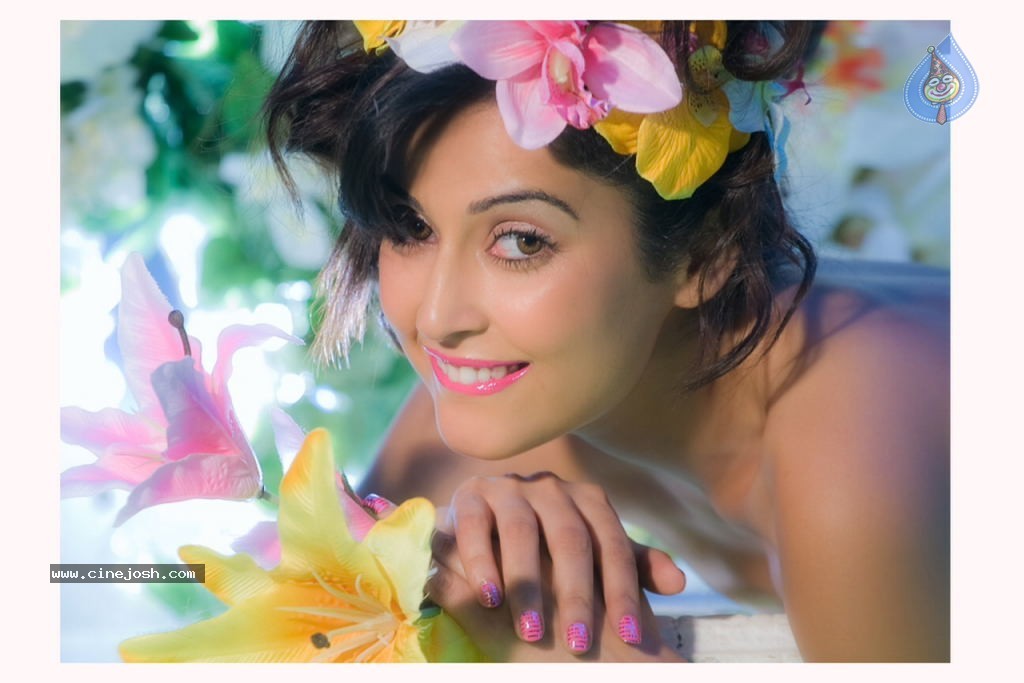 Disha Pandey Portfolio - 24 / 28 photos