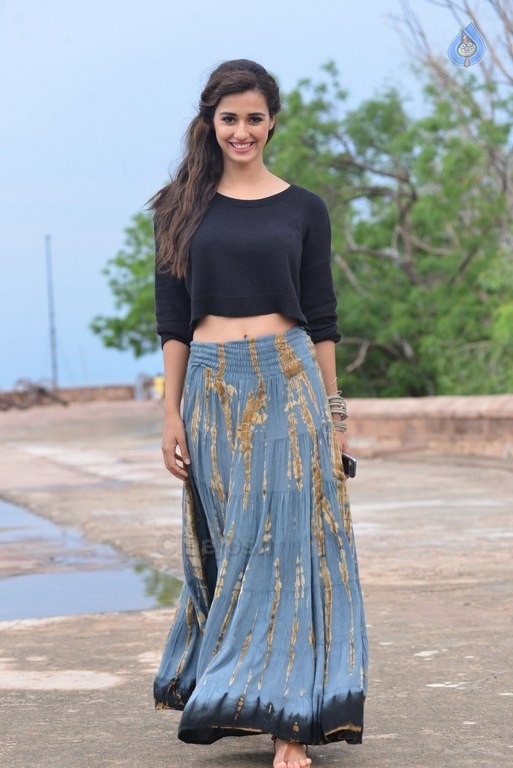 Disha Patani New Pics - 6 / 27 photos