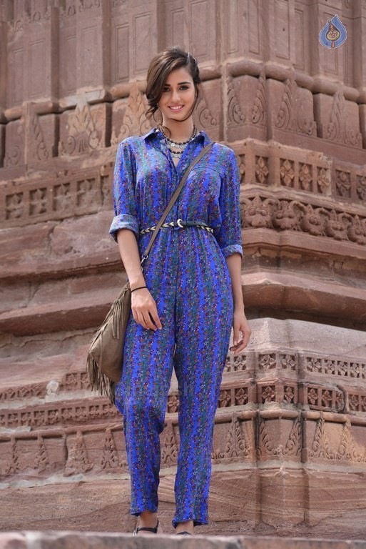 Disha Patani New Pics - 7 / 27 photos