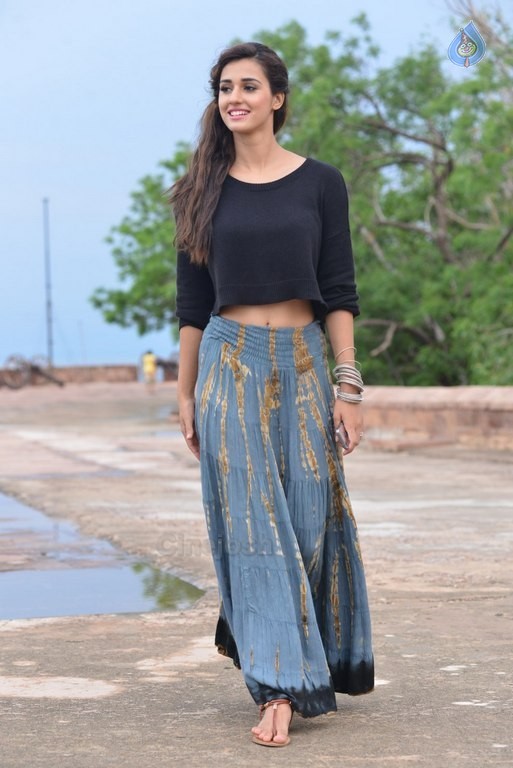 Disha Patani New Pics - 9 / 27 photos