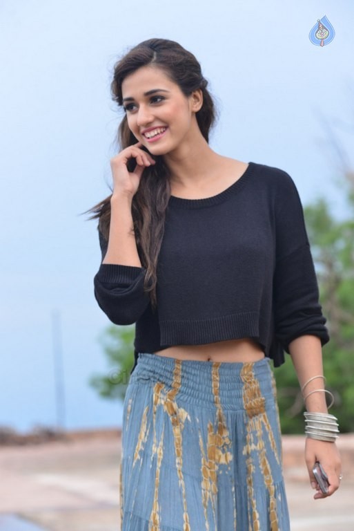 Disha Patani New Pics - 10 / 27 photos