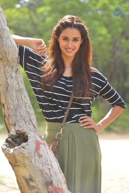 Disha Patani New Pics - 27 / 27 photos