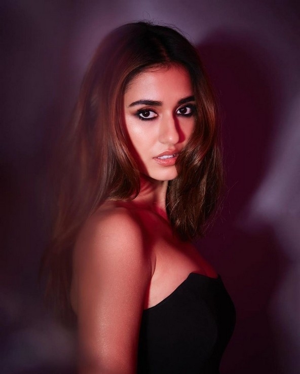 Disha Patani Stills - 9 / 11 photos