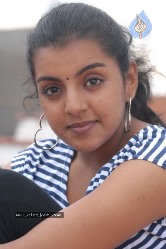 Divya Nagesh New Stills - 23 / 23 photos
