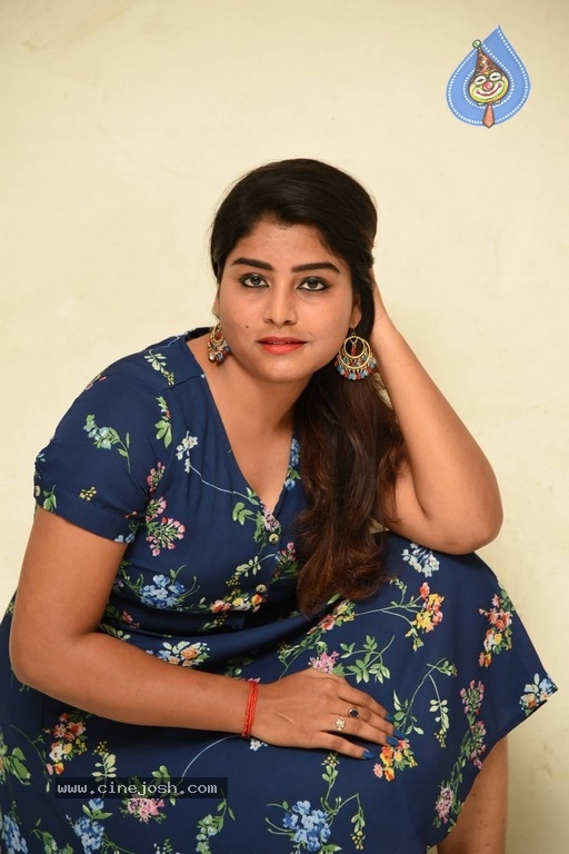 Divya New Gallery - 11 / 17 photos