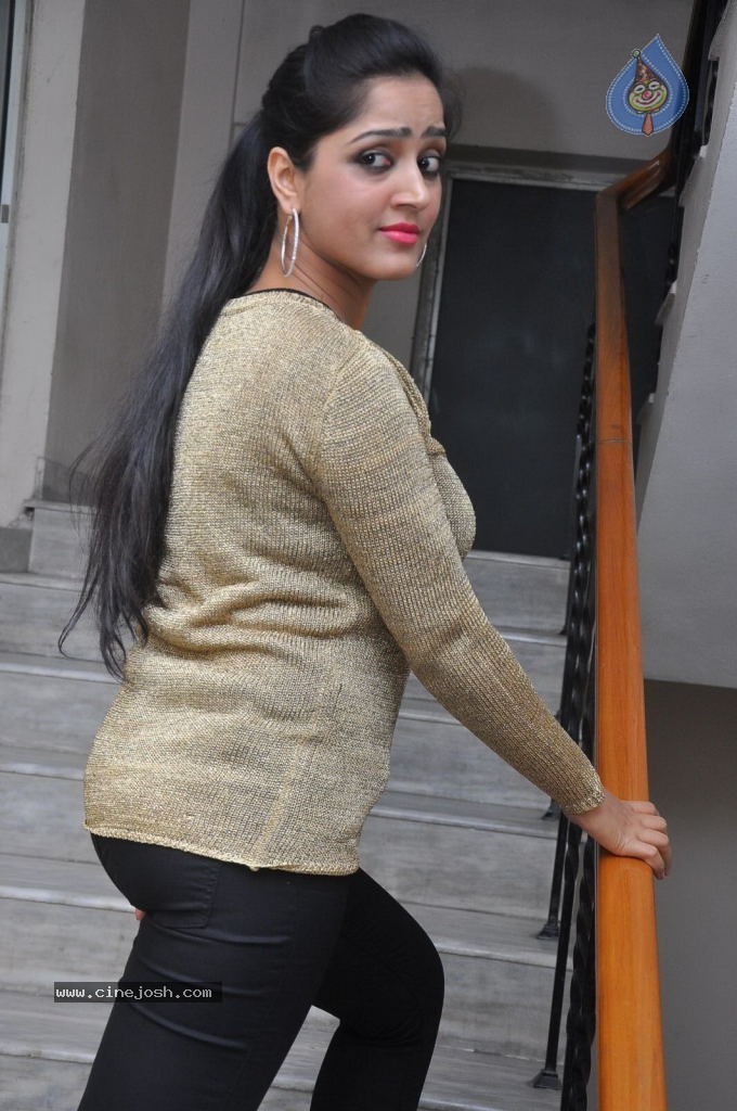 Divya New Gallery - 17 / 47 photos