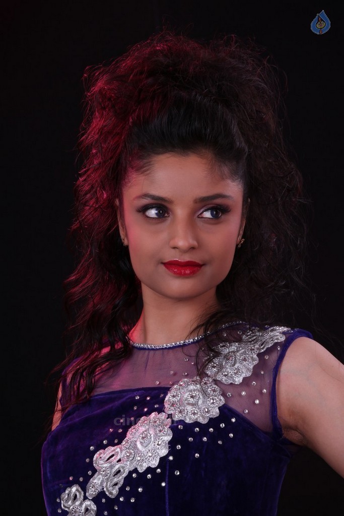 Divya New Gallery - 7 / 52 photos
