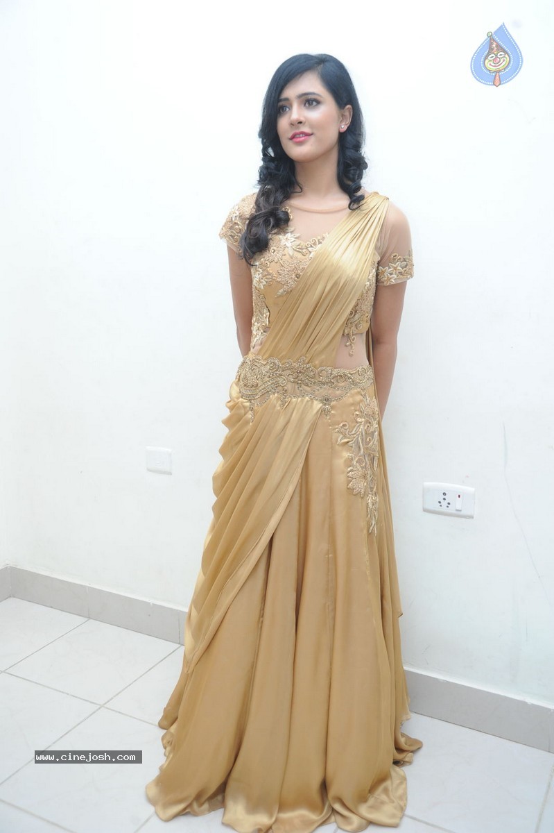 Diah Nicolas Stills - 41 / 55 photos
