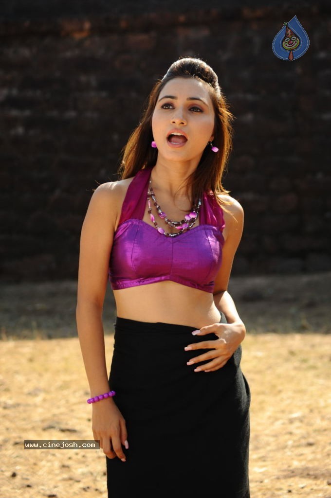 Druthi Hot Stills - 22 / 39 photos