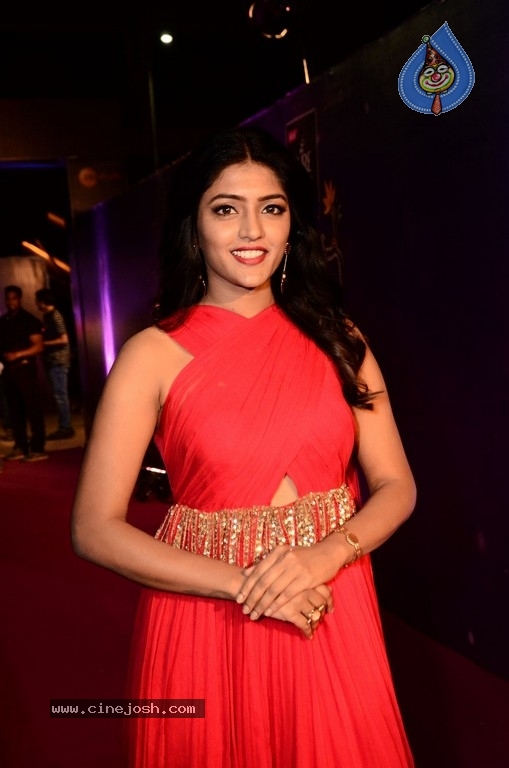 Eesha Rebba at Zee Apsara Awards - 5 / 20 photos
