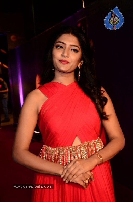 Eesha Rebba at Zee Apsara Awards - 19 / 20 photos