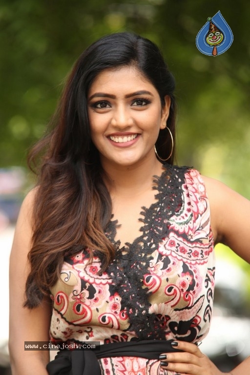 Eesha Rebba Latest Pics - 12 / 21 photos