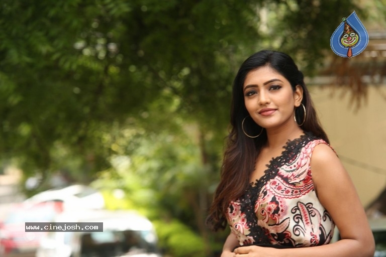 Eesha Rebba Latest Pics - 16 / 21 photos