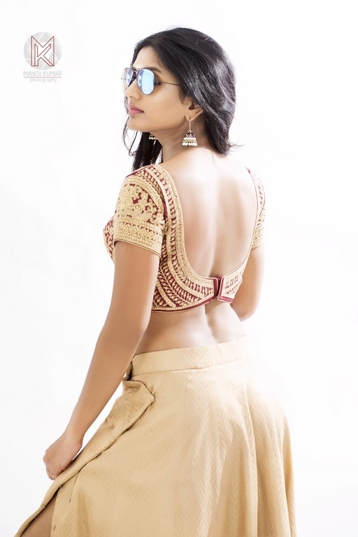 Eesha Rebba Photo Shoot Photos - 5 / 15 photos