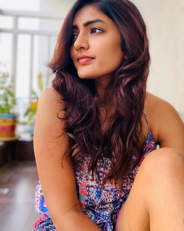 Eesha Rebba Photos - 5 / 12 photos