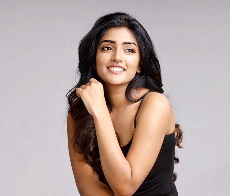 Eesha Rebba Photos - 7 / 12 photos