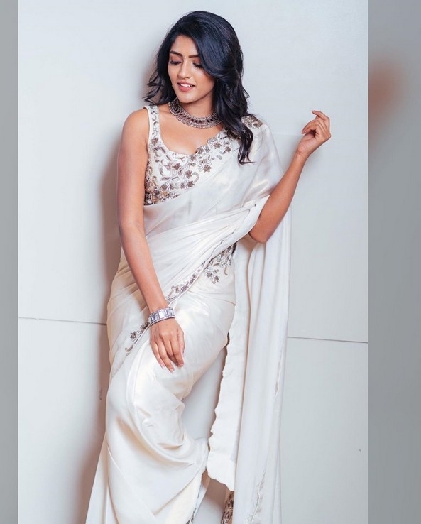 Eesha Rebba Photos - 6 / 7 photos