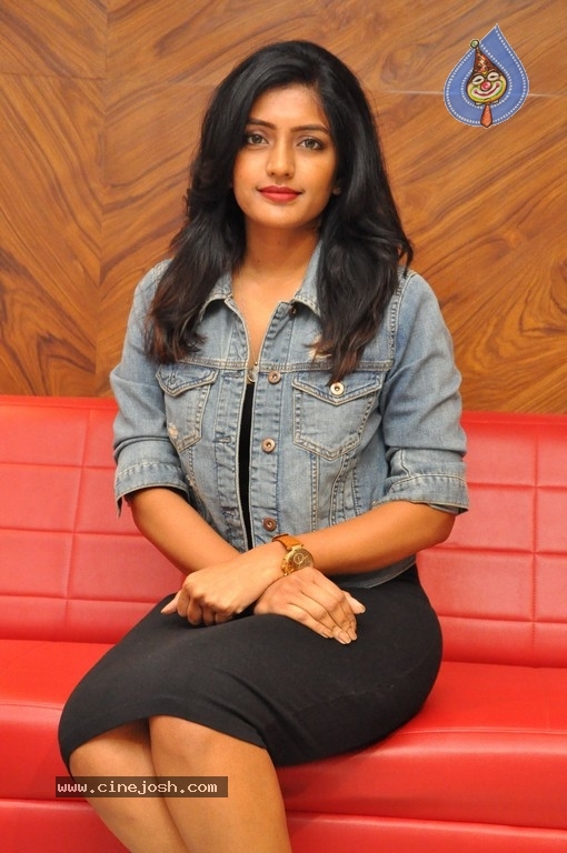 Eesha Rebba Stills - 4 / 17 photos