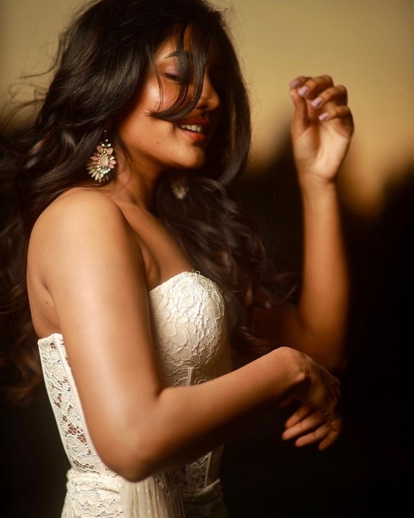 Eesha Rebba Stills - 6 / 13 photos