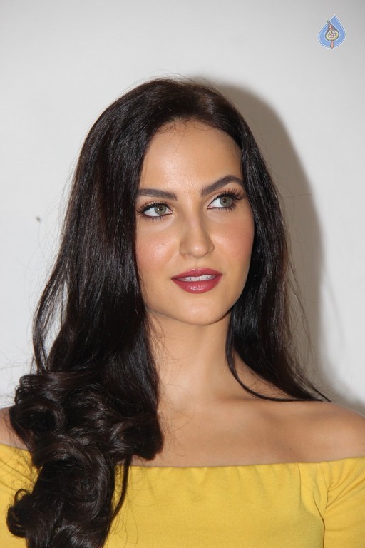 Elli Avram New Photos - 13 / 30 photos