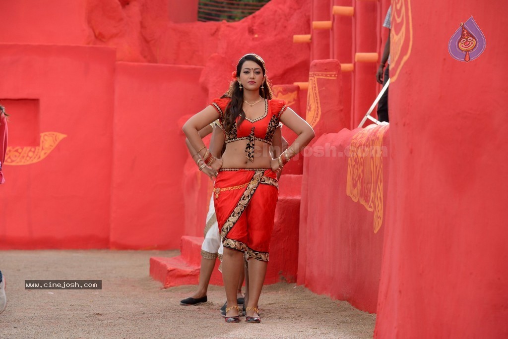 Ester Noronha Images - 38 / 72 photos