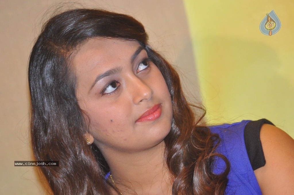 Ester Noronha Latest Gallery - 27 / 113 photos