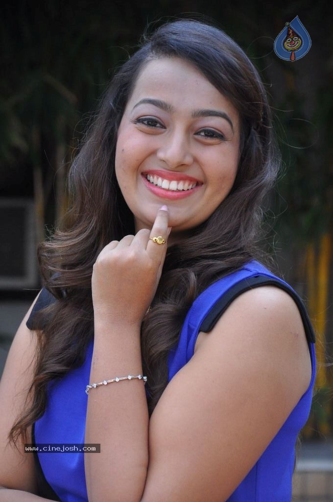 Ester Noronha Latest Gallery - 36 / 113 photos