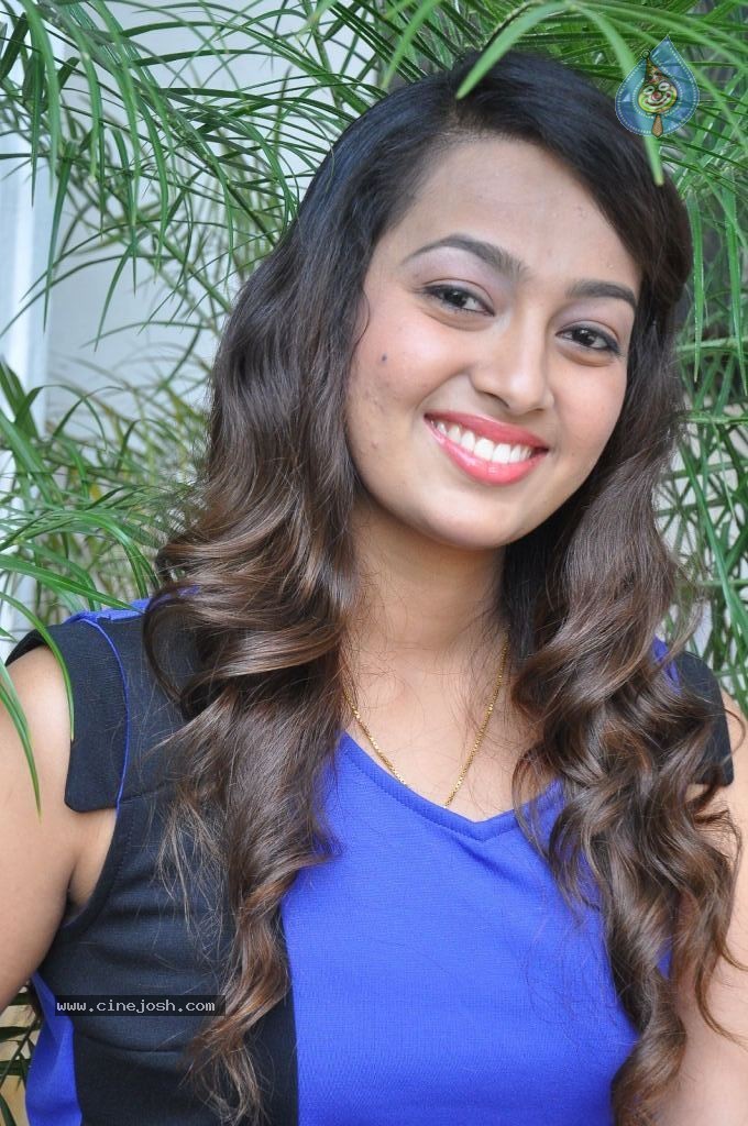 Ester Noronha Latest Gallery - 47 / 113 photos