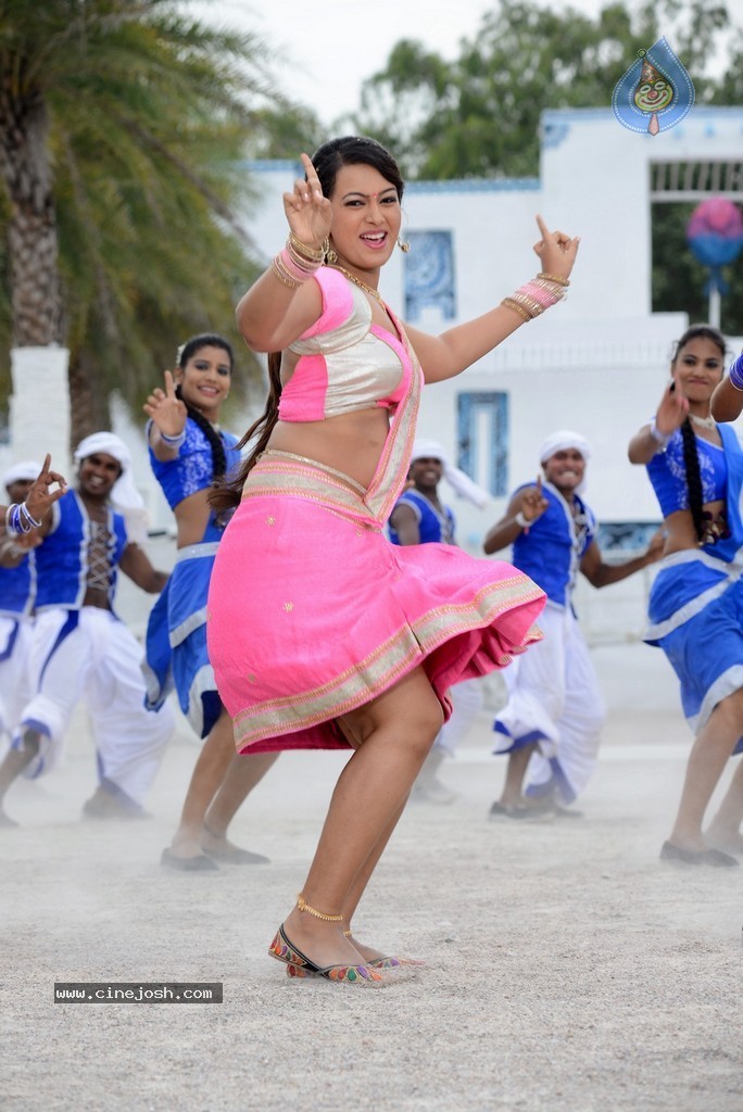 Ester Noronha New Gallery - 34 / 86 photos