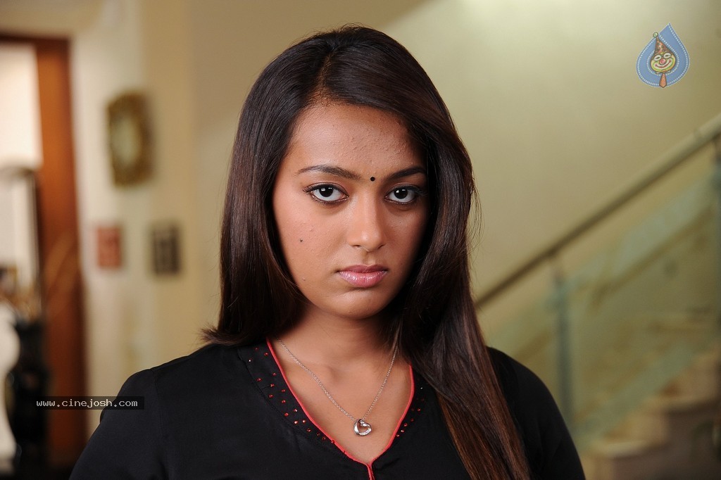 Ester Noronha New Gallery - 43 / 73 photos