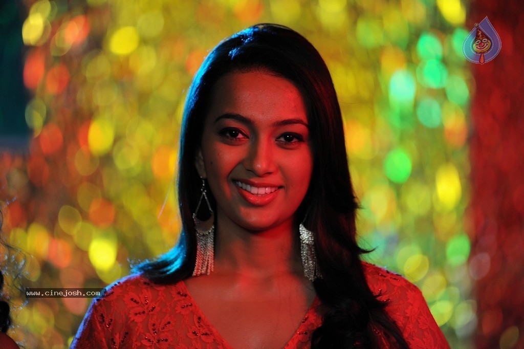Ester Noronha New Gallery - 54 / 73 photos