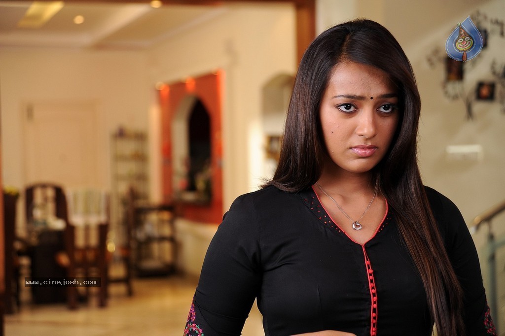 Ester Noronha New Gallery - 59 / 73 photos