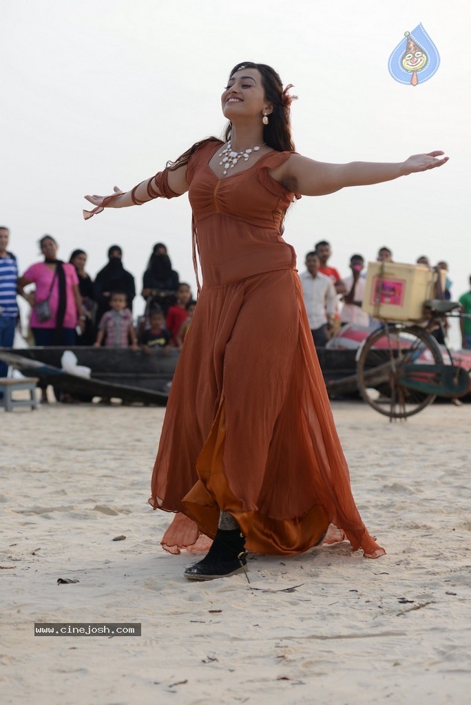 Ester Noronha New Photos - 33 / 58 photos