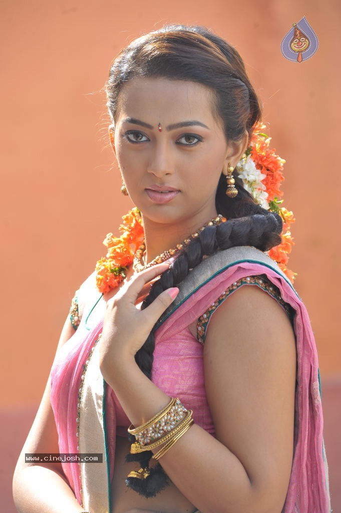 Ester Noronha New Photos - 11 / 41 photos