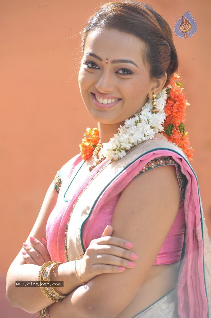 Ester Noronha New Photos - 17 / 41 photos