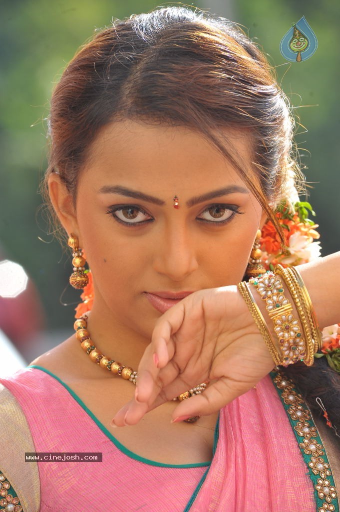 Ester Noronha New Photos - 24 / 41 photos