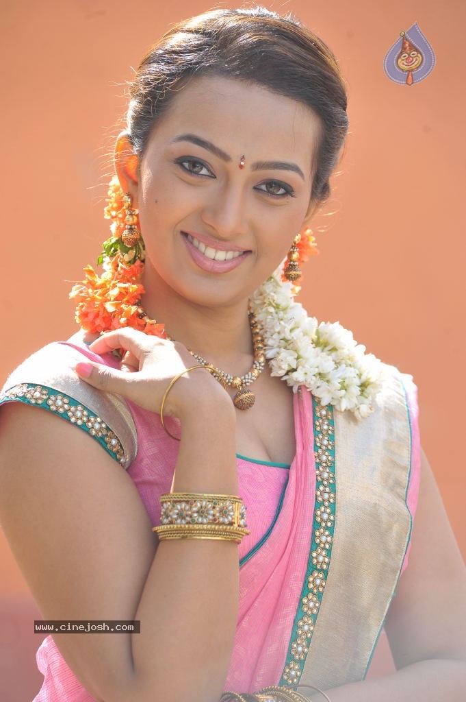 Ester Noronha New Photos - 25 / 41 photos