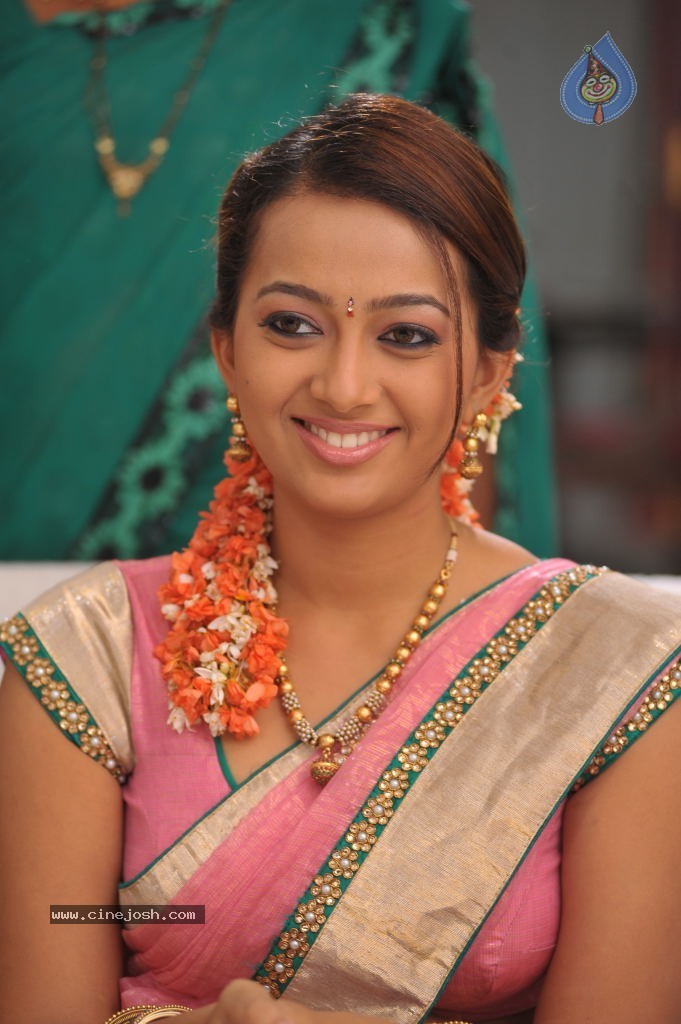 Ester Noronha New Photos - 28 / 41 photos