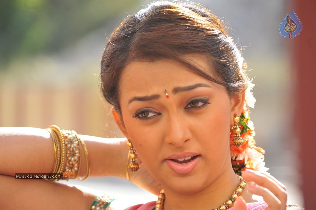Ester Noronha New Photos - 35 / 41 photos