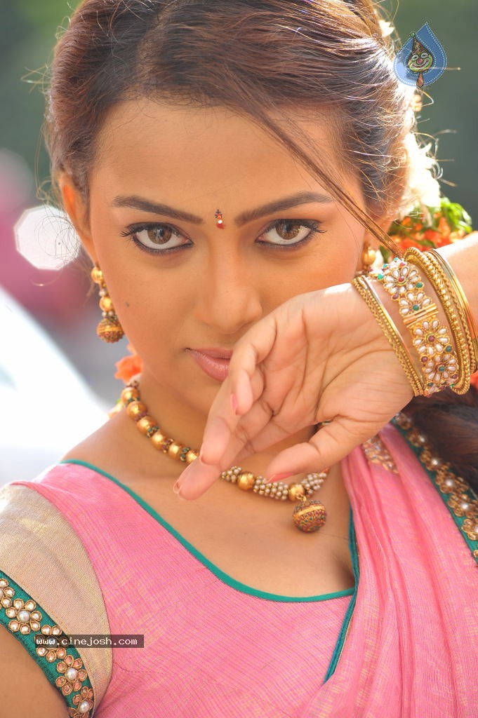 Ester Noronha New Photos - 40 / 41 photos