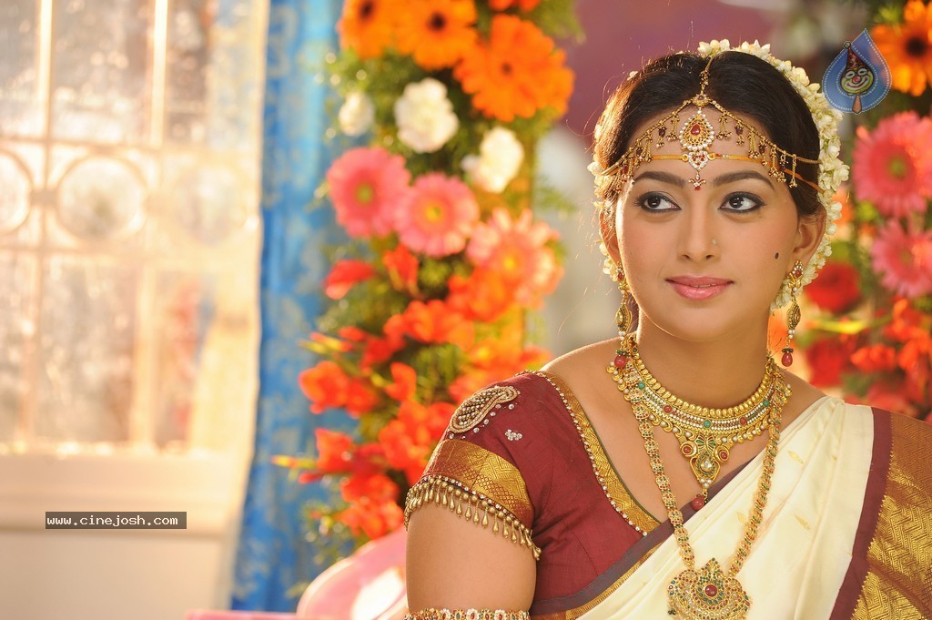 Ester Noronha New Pics - 23 / 54 photos