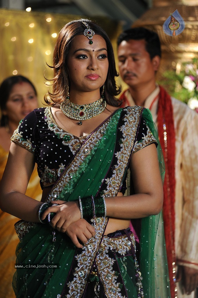 Ester Noronha New Pics - 25 / 54 photos