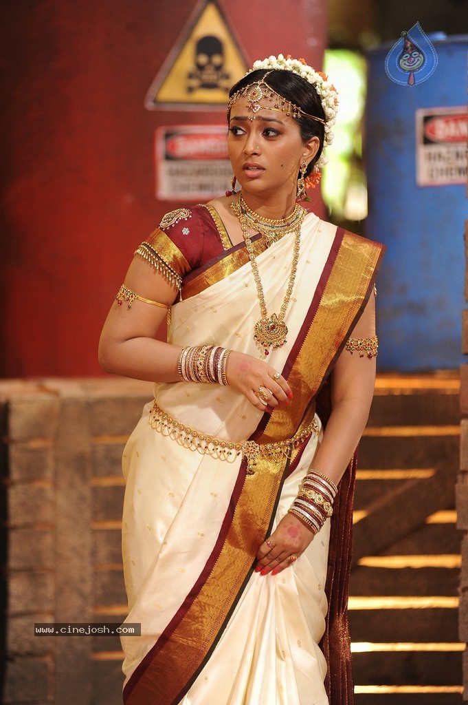 Ester Noronha New Pics - 31 / 54 photos