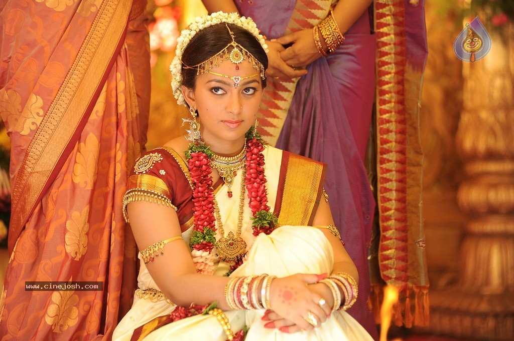 Ester Noronha New Pics - 32 / 54 photos