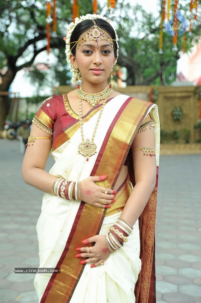 Ester Noronha New Pics - 33 / 54 photos